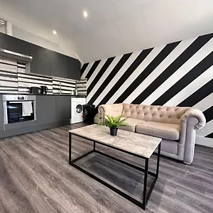 Flash Sale King Size Bed Super Central One Bed Next To Seafront 2 Brighton